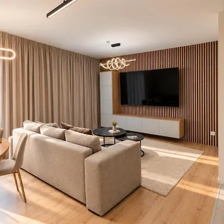 Sky Jagodno Z Jacuzzi Apartament