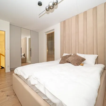 Apartament Sky Jagodno Z Jacuzzi *